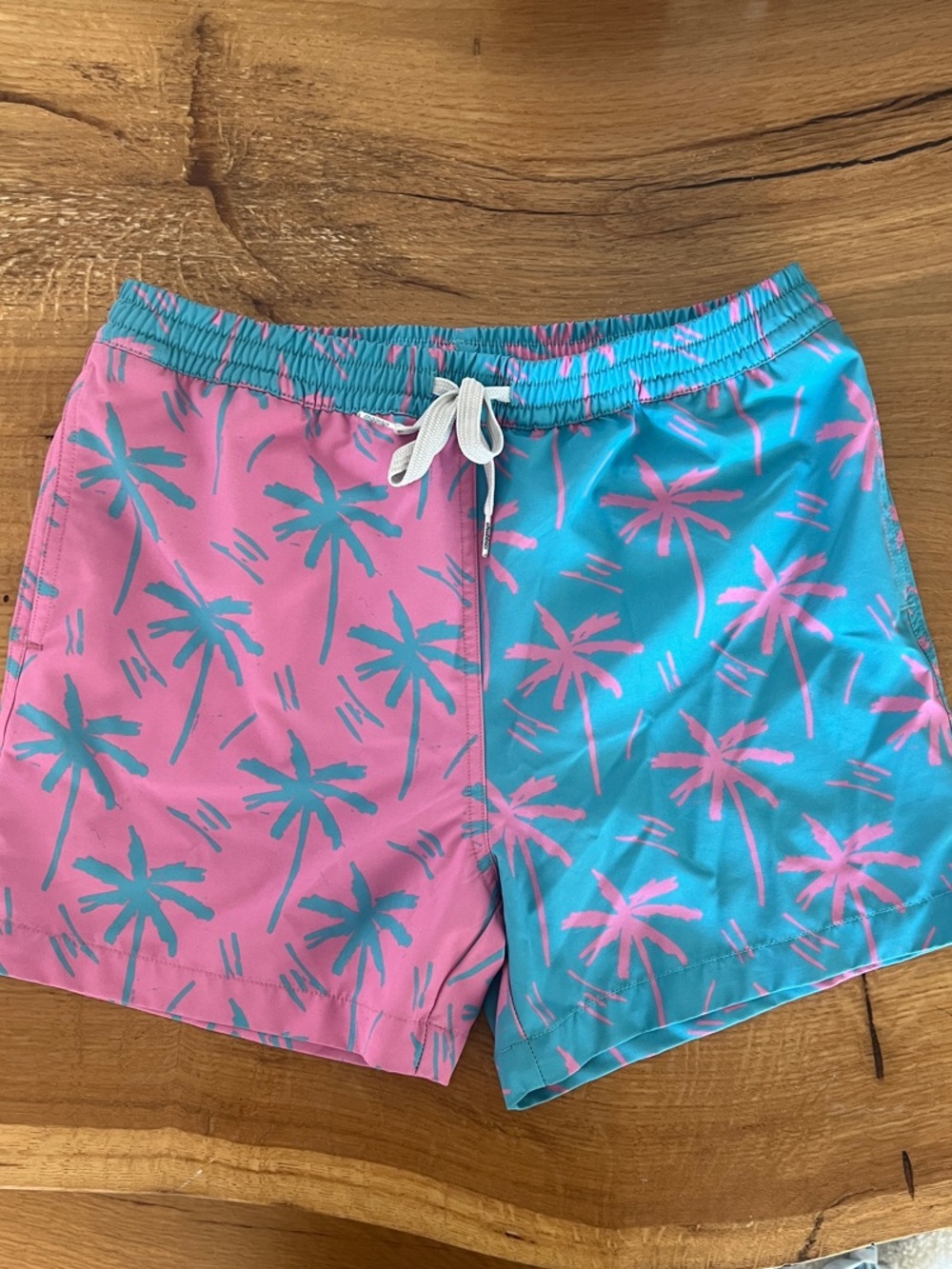 chubbies Kids Split-Palm Swim Trunks in Pink & Teal
